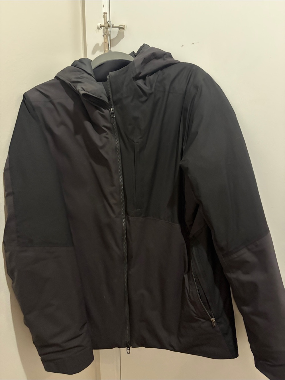 Lululemon men’s Black Hooded Zip Jacket